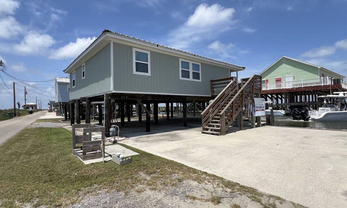 Golden Meadow House | Cheniere - Boat Access - Island Realty