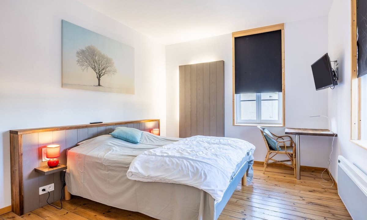 Saint-Michel-Mont-Mercure Bed & Breakfast | Chenin Guest Room with Wi-Fi