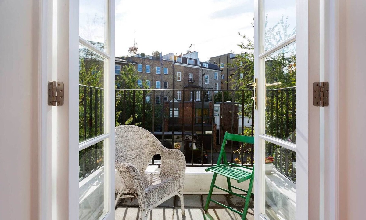 Pembridge House | Chepstow Villa, by Veeve