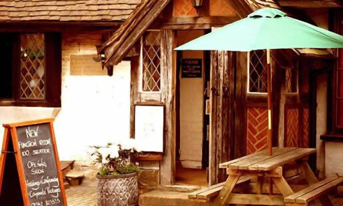 Forest Row Hotel | Chequers Inn Hotel