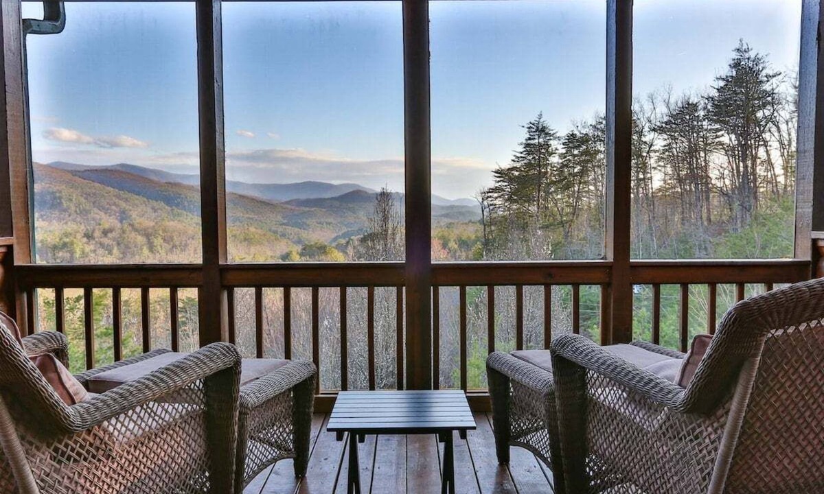 Foxfire Estates Cabin | Cherokee Dreamer`s Den