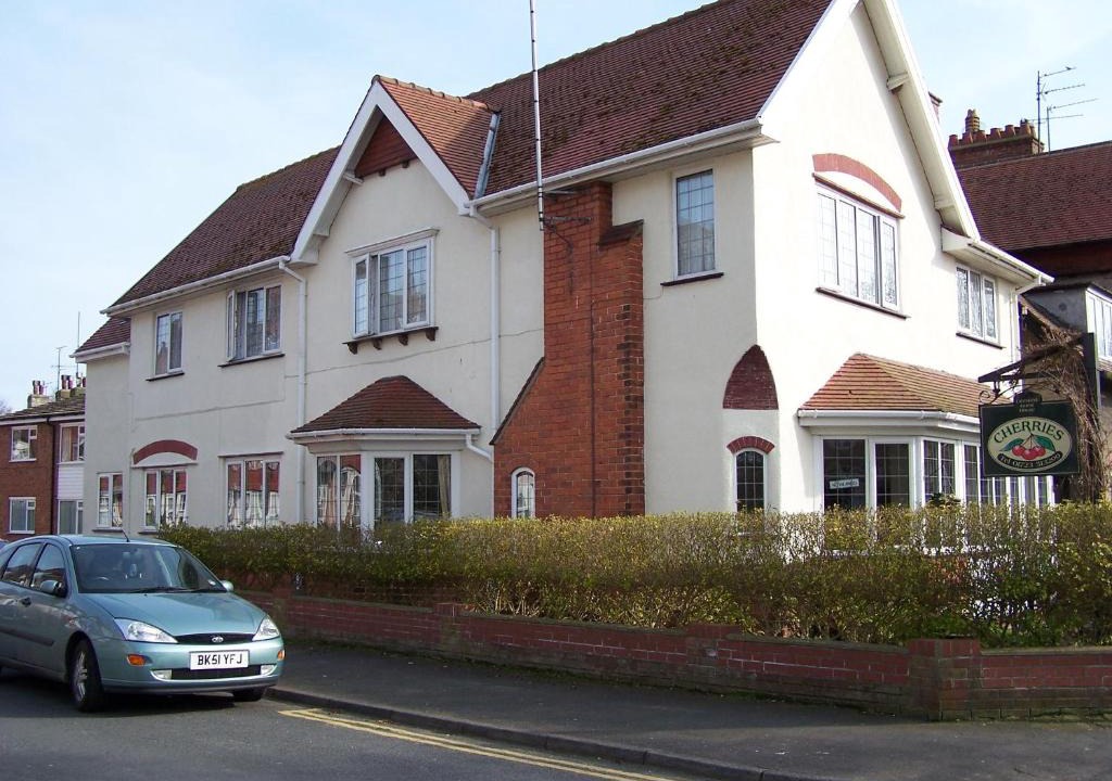 Muston House | Cherries