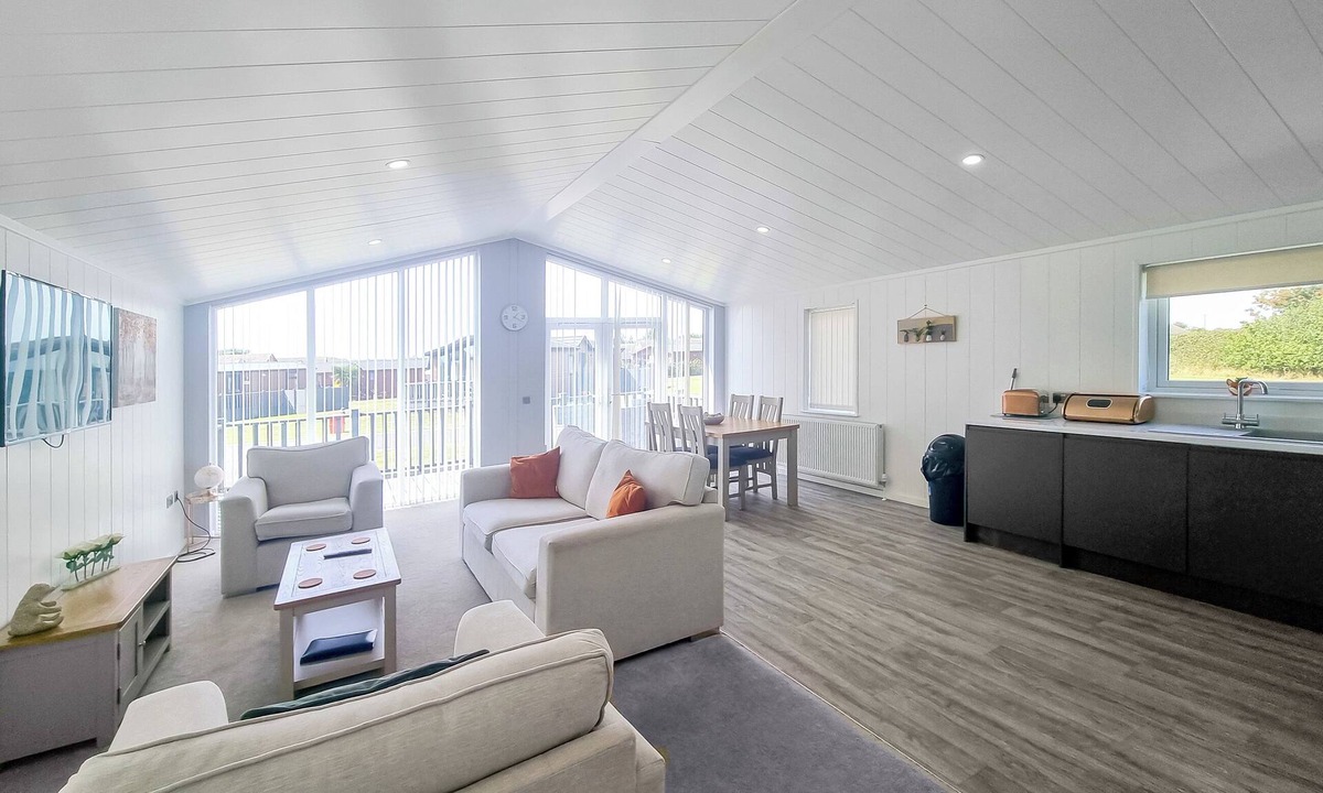 Fitling Cottage | Cherry Blossom 39 - UK50708