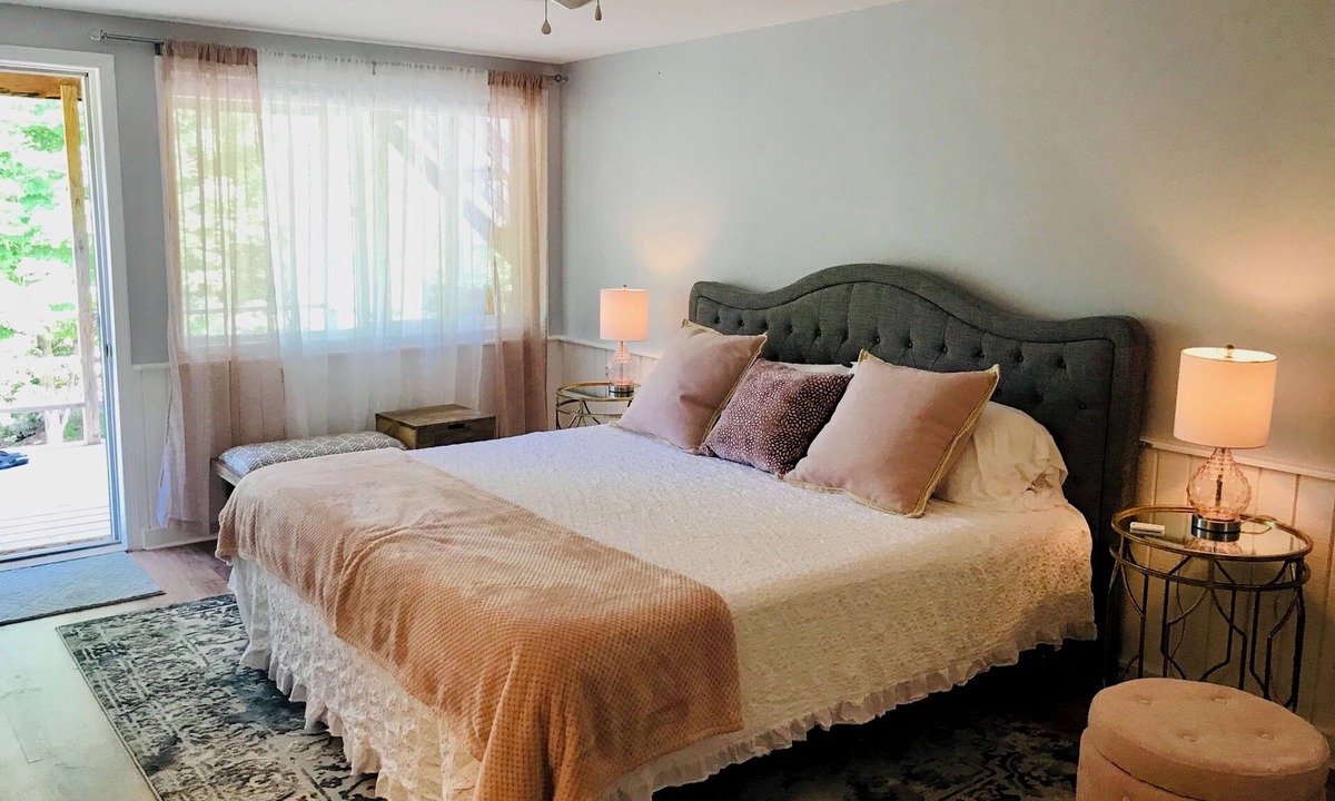 Hector Apartment | Cherry Blossom Hill, completely renovated and newly decorated