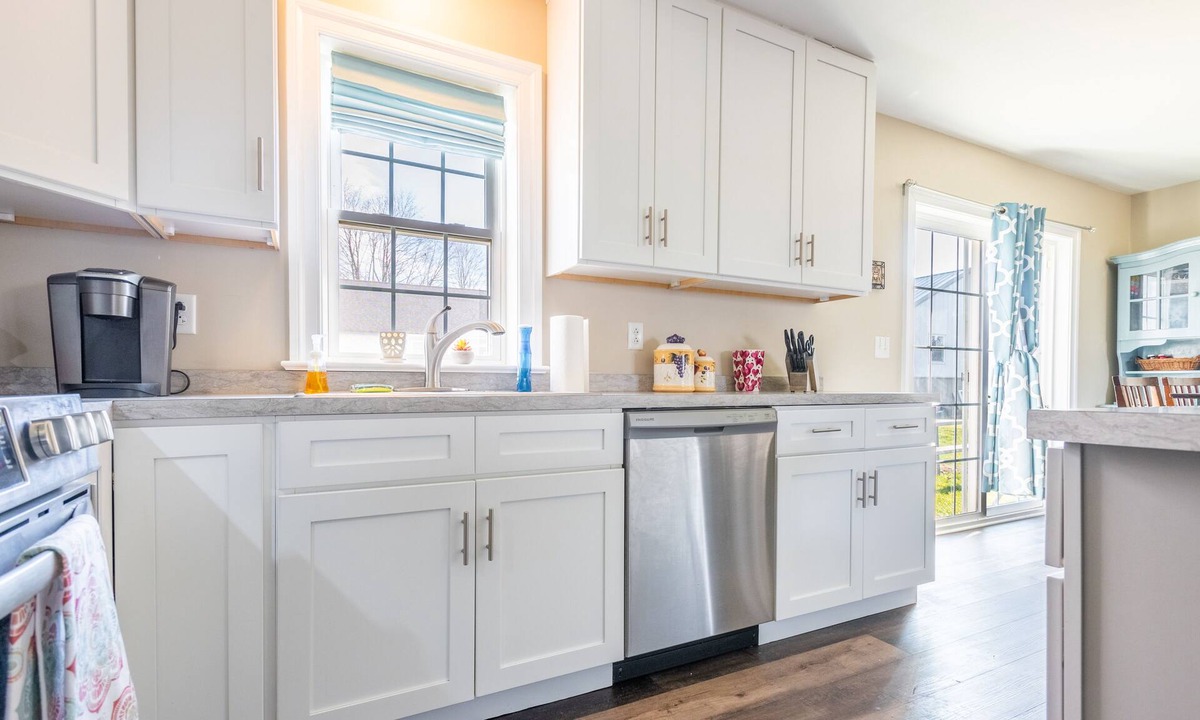 Annville House | Cherry Cottage - 15mins to Hershey Park - Firepit