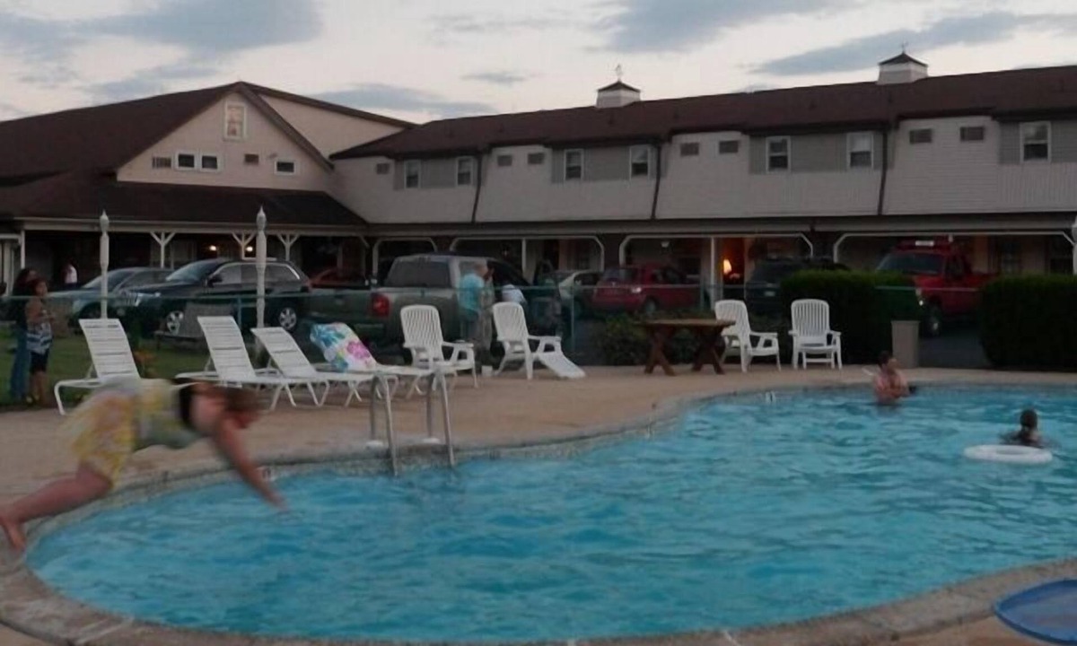 Ronks Hotel | Cherry Lane Motor Inn