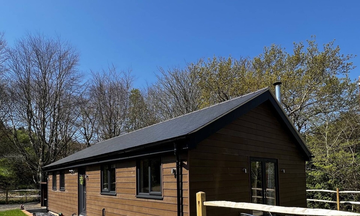 Godshill Ski Chalet | Cherry Lodge