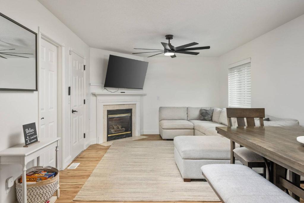 Troutdale House | Cherry Park Escape