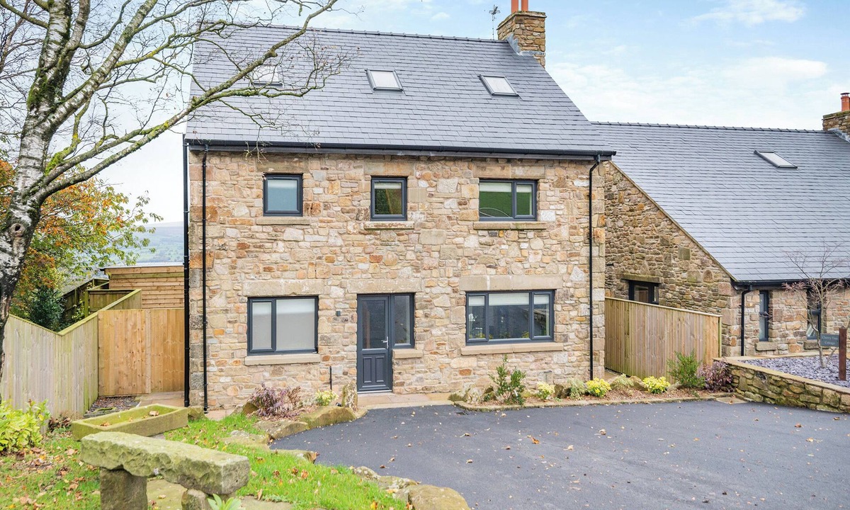 Blackburn Cottage | Cherry Tree Cottage - UK47756