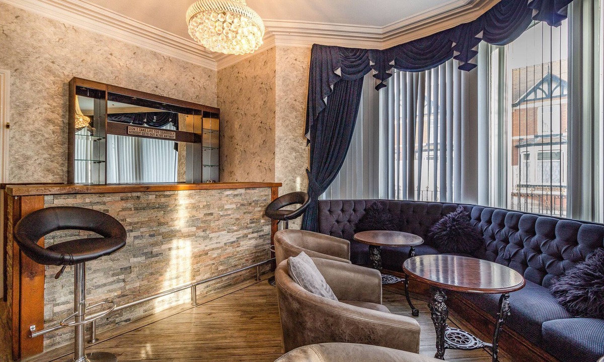 Blackpool Town Center Cottage | Cherry Tree House