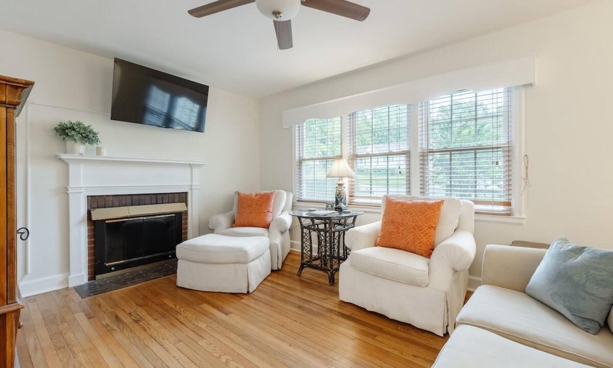 Greenville House | Cherrydale Area Monthly Rental near Downtown!