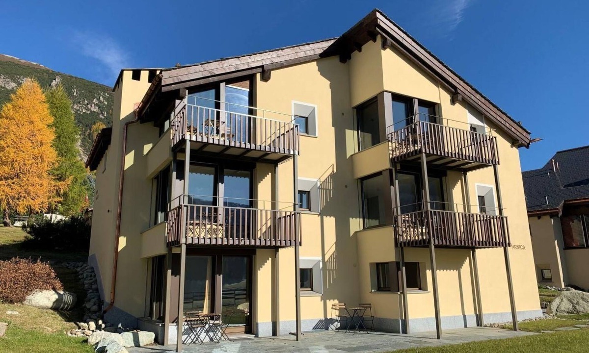 La Punt-Chamues-ch Apartment | Chesa Arnica A1 by Interhome