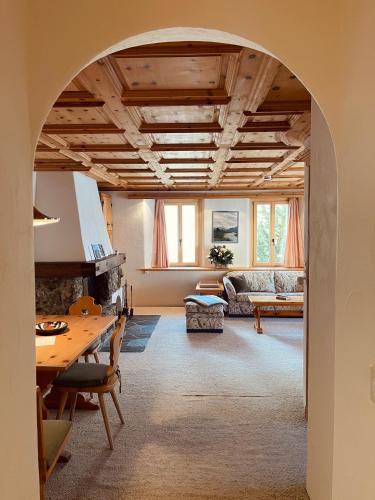 La Punt-Chamues-ch Apartment | Chesa Coronella