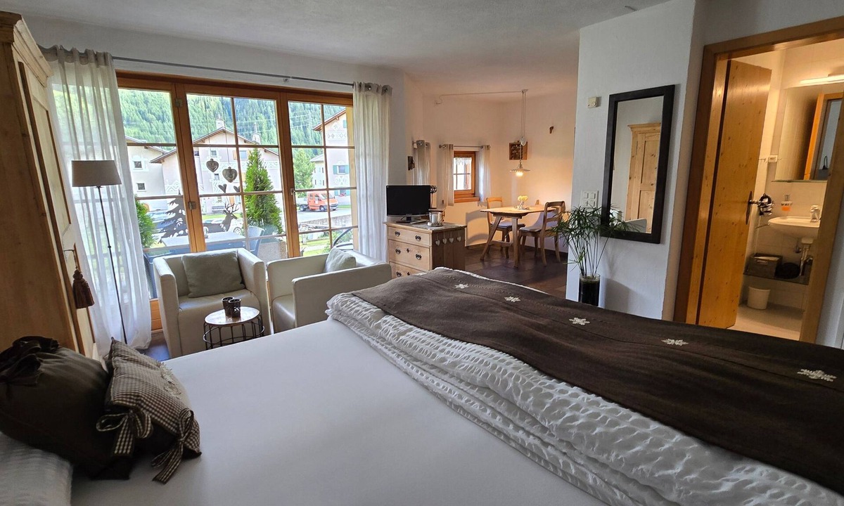 Zuoz Apartment | Chesa Culaischem 1