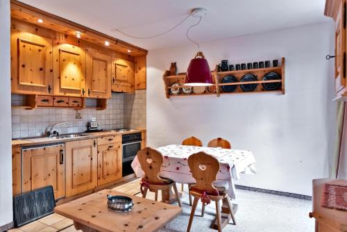 Madulain Apartment | Chesa Grischuna 2pax- Madulain