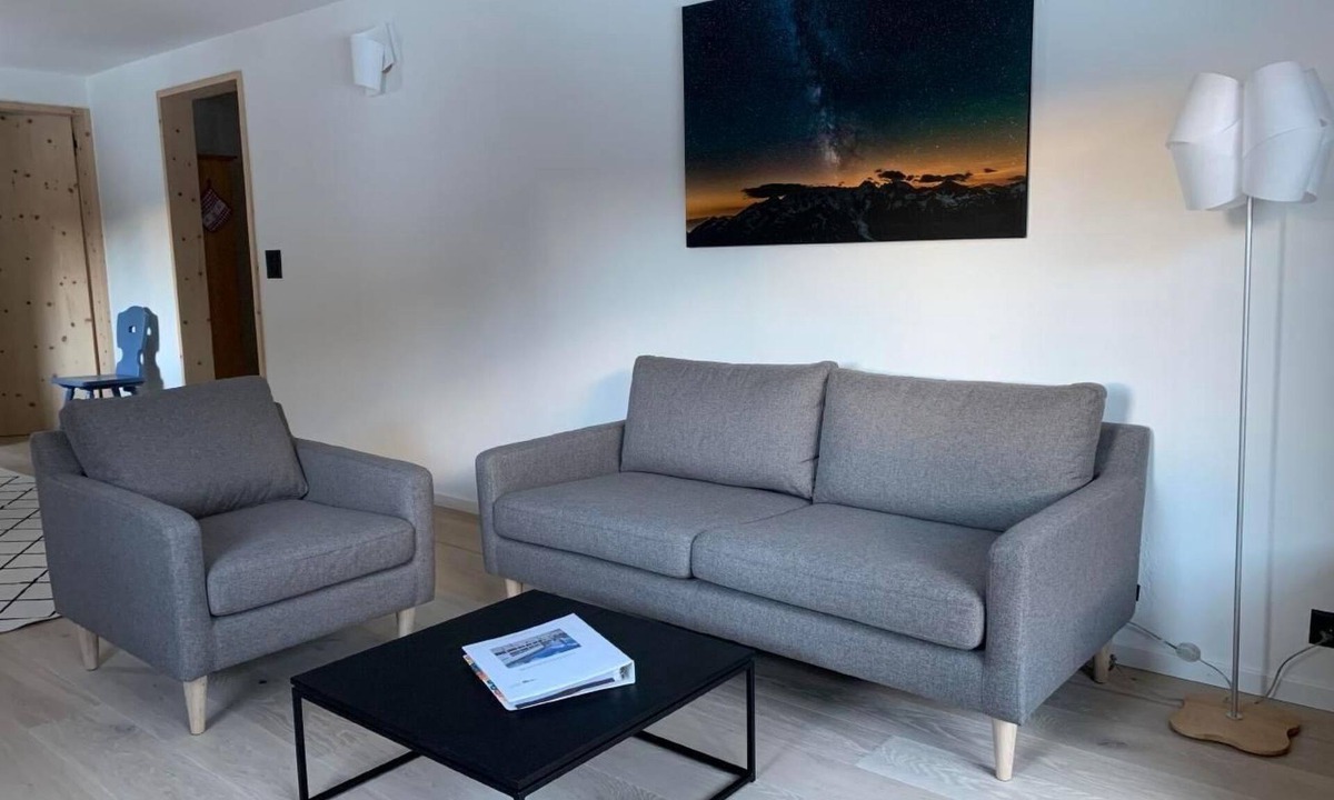 Pontresina Apartment | Chesa la Furia 7 - Bergbahn inklusive im Sommer by Interhome