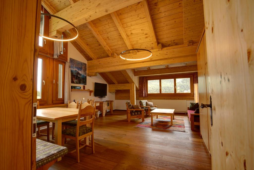 Silvaplana Apartment | Chesa Munteratsch 2-Zimmerwohnung 301 Typ E