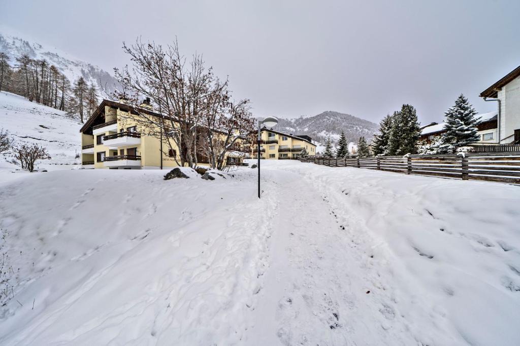 Samedan Apartment | Chesa Murtiroel - Samedan