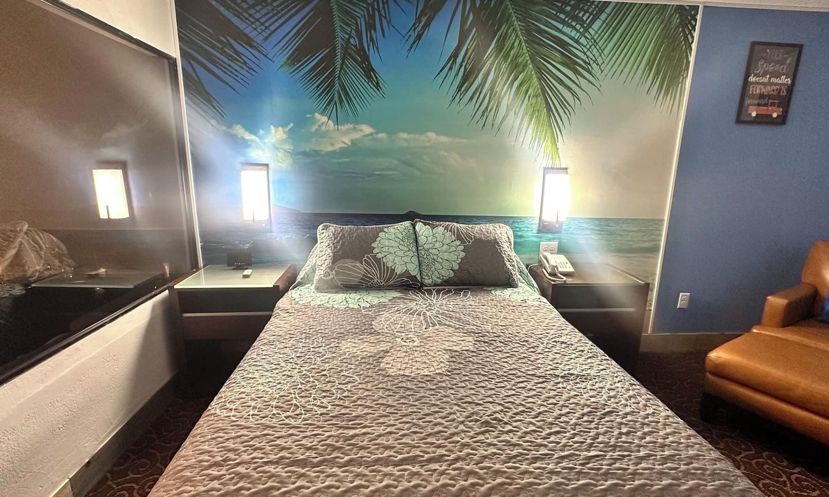 Chesaning Hotel | Chesaning Inn & Suites