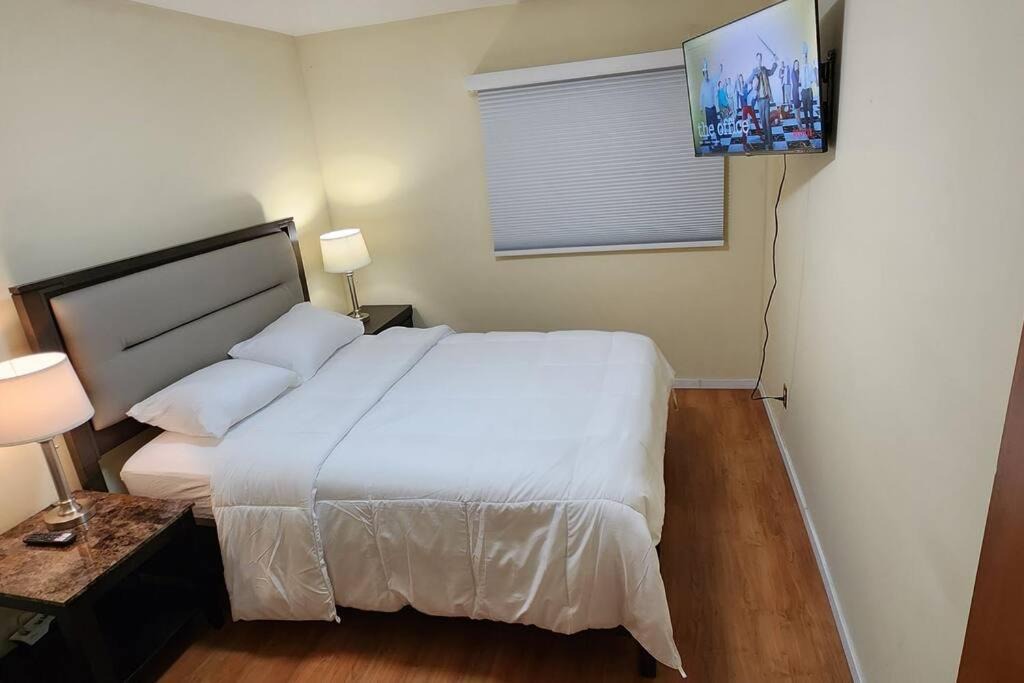 Winnipeg Apartment | Chesskings Guest House - Unit 2