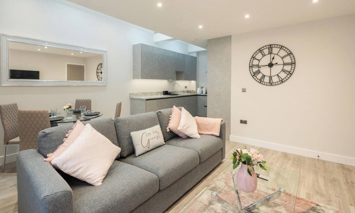 Reading Apartment | Chester House