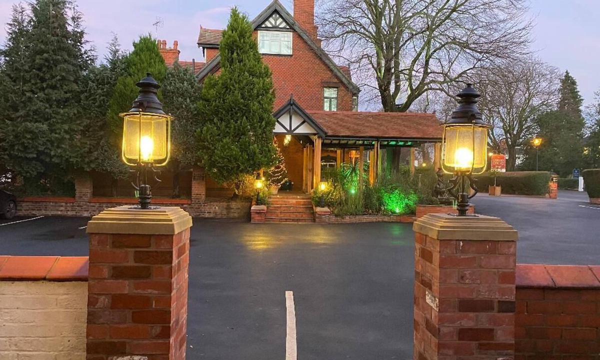 Hoole House | Chester House Guest House