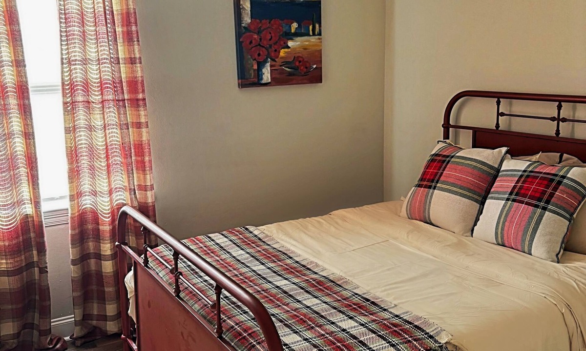 Fluker House | Chesterfield House Hammond