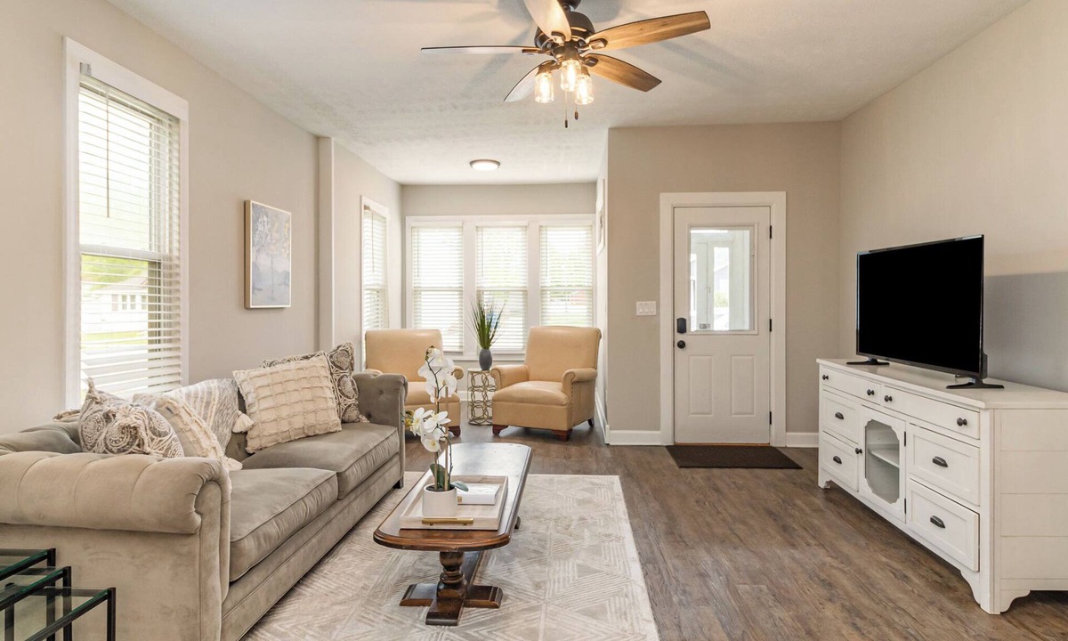 Chesterton Apartment | Chesterton Charmer: 2 Units in 1