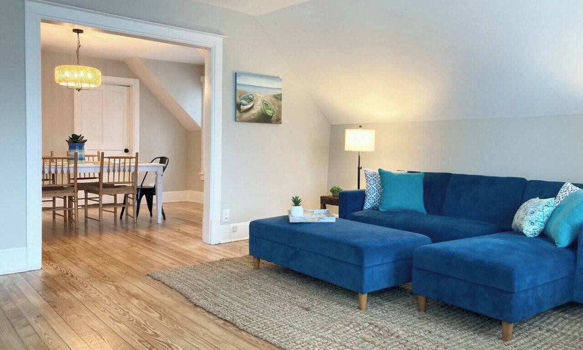 Chesterton Apartment | Chesterton Charmer: Upper Unit