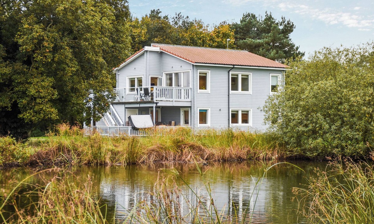 Hopton Cottage | Chestnut Cottage - UK48294