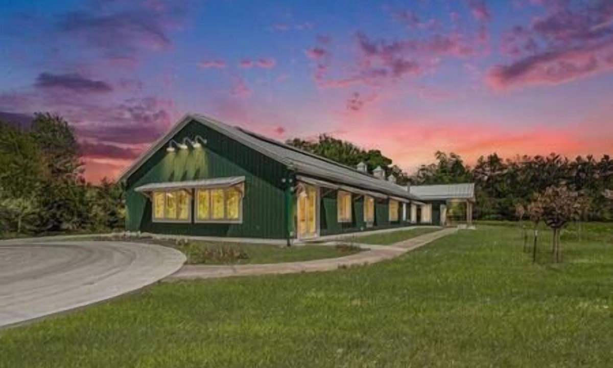 Fennville House | Chestnut Meadows
