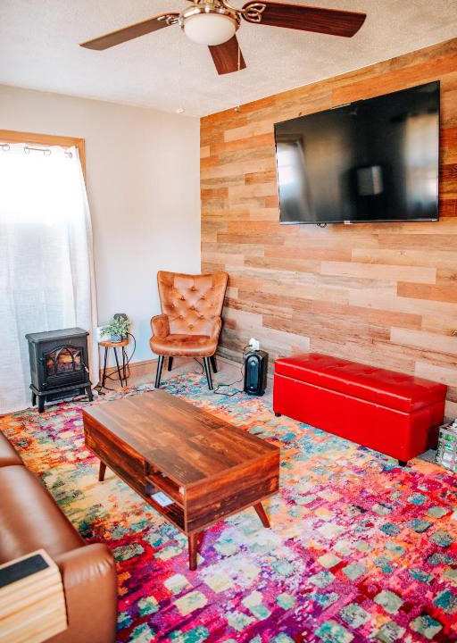 Fieldale House | Chestnut View Cottage - 2BR, Private, Quiet, Professional Hosts, Smart TVs, Full Kitchen, and More!