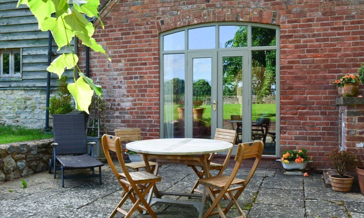 Upton Cressett Villa | Chevaliers Coach House