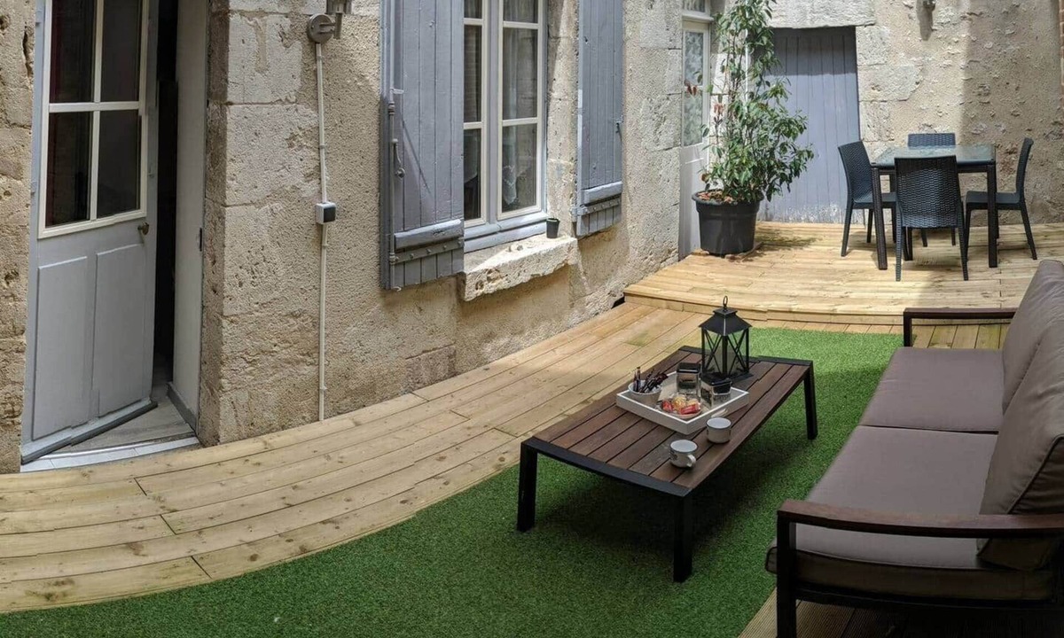 Blois Apartment | Cheverny apartment with private courtyard in the center of Blois