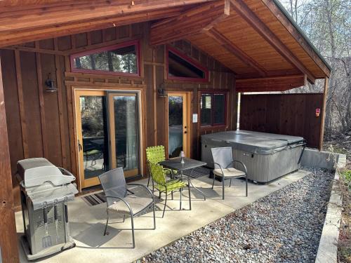 Winthrop Cabin | Chewuch Inn & Cabins