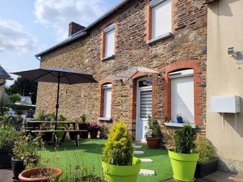 Mernel House | Chez Alec