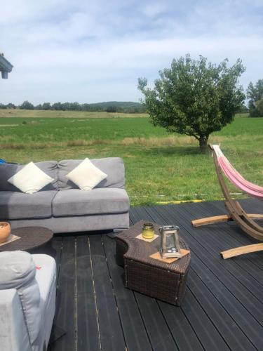 Viviers-les-Montagnes Apartment | Chez Anna et JL