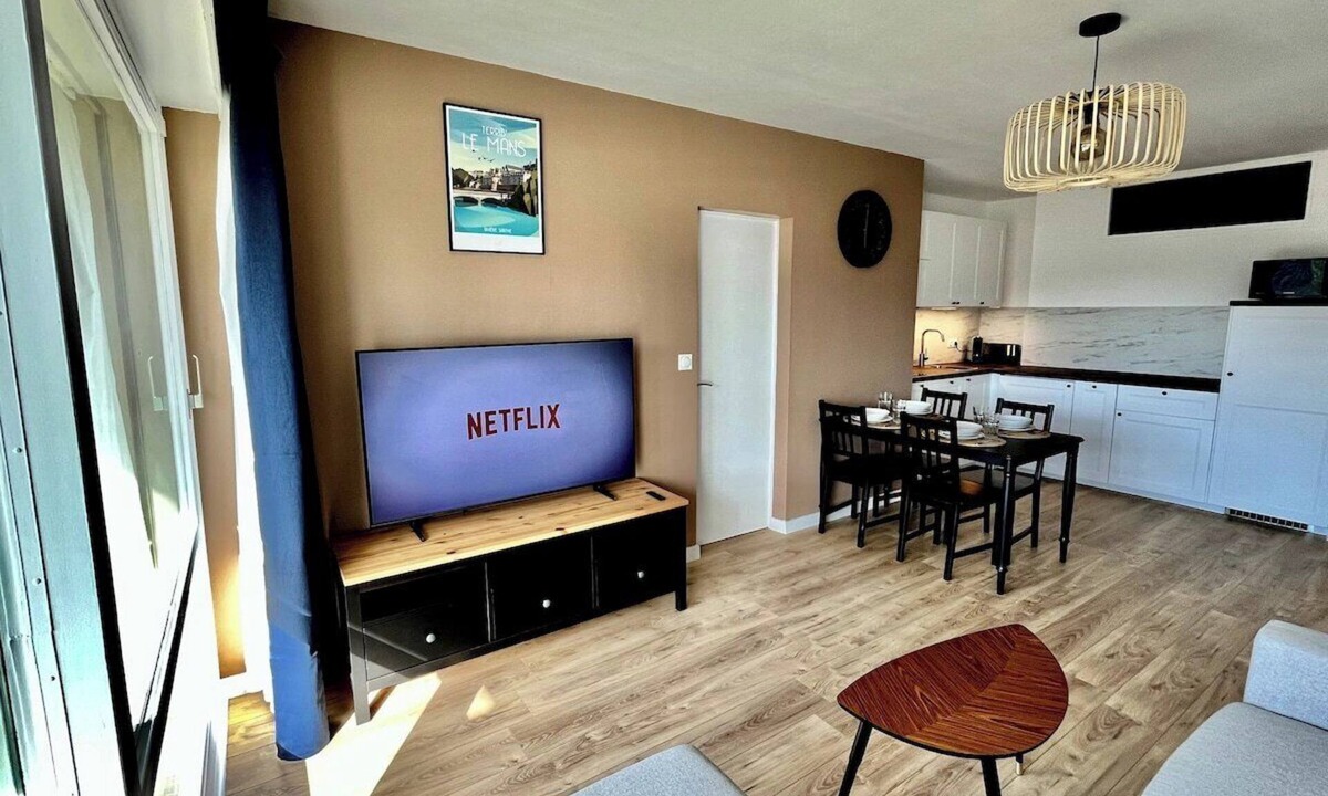 Liberation Apartment | Chez Béranger - near train station/congress center
