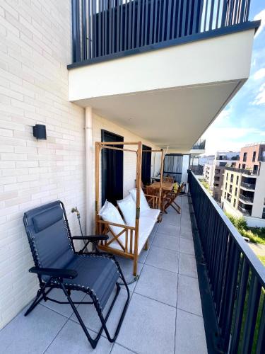 Bobigny Apartment | Chez Bibi - T3 Moderne avec terrasse, parking et accès rapide à Paris