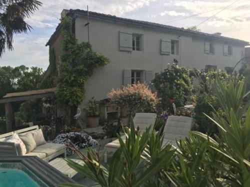 Saint-Thomas-de-Conac Bed & Breakfast | Chez Brown