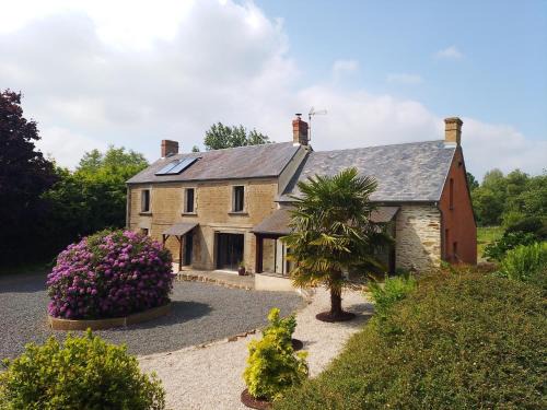 La Mancelliere-sur-Vire Bed & Breakfast | Chez Camille et Pierre