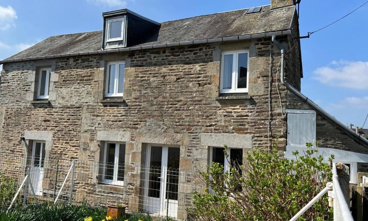 Sourdeval House | Chez Casa Holiday Accommodation in the lovely town of Sourdeval