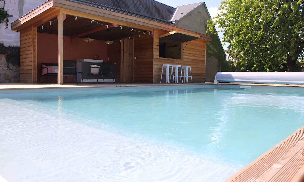 Veuves House | Chez Cocotte 4–6 Guests with Heated Pool from Mid-May to September