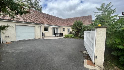 Damery House | Chez Delphine