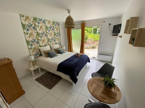 Mauperthuis Bed & Breakfast | Chez Elise & JD