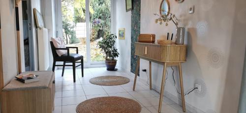 Auriac-sur-Vendinelle Bed & Breakfast | Chez En Richard Chambre Gourmande