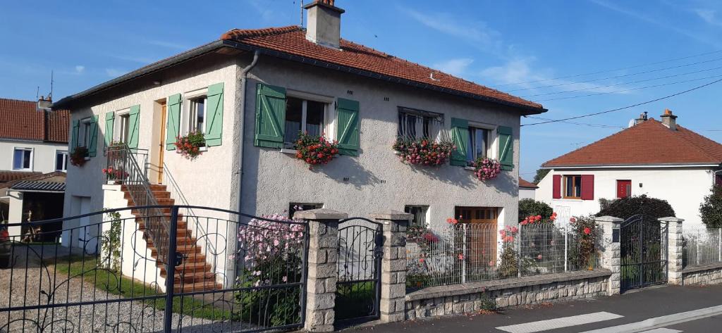 Verdun Bed & Breakfast | Chez Evelyne chambre d'hôtes chez l'habitant