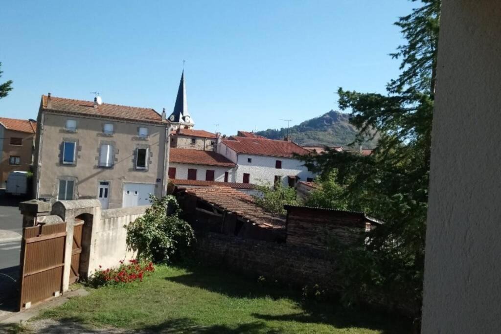 Le Breuil-sur-Couze Apartment | Chez Fabienne T1