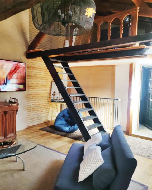 Cahors Old Town Apartment | Chez Fanny - Le Loft - centre historique Cahors Cathédrale