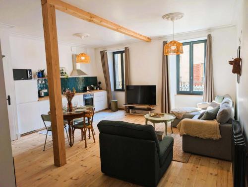 Langeac Apartment | Chez flader, deux pièces de 55m2 centre historique